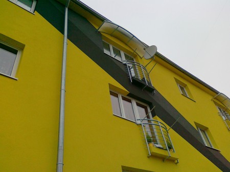 stříška nad poslední balkon, parapety